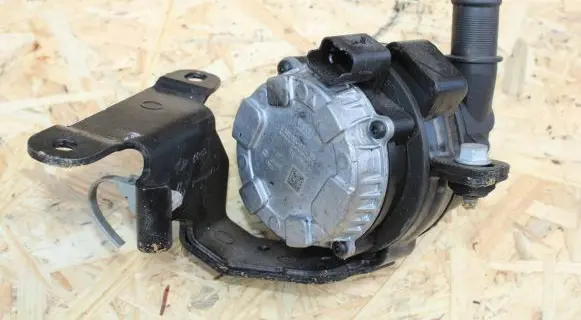Nissan Townstar Water pump 210107386R 0392024155