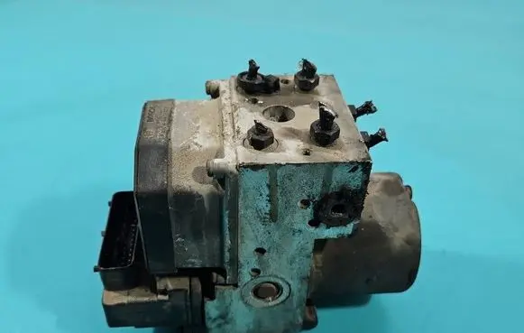 Volkswagen PASSAT B5.5 ABS Pump 8E0614111B IMPRK1521289