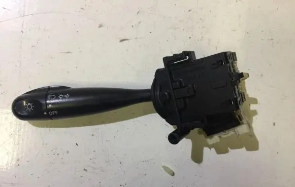 Toyota Yaris Indicator stalk 173648