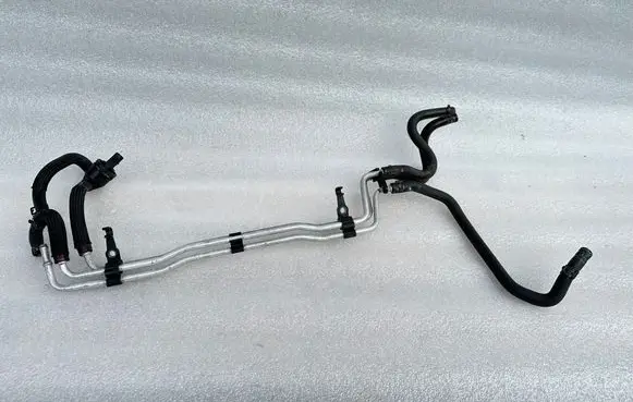 Volkswagen PASSAT B6 Engine coolant pipe/hose 1K0121447S