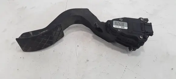 Volkswagen PASSAT B5.5 Accelerator throttle pedal 8E2721523