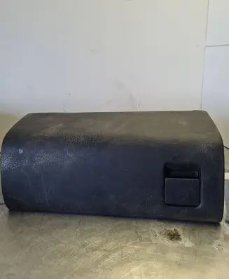 Volkswagen PASSAT B3 Glove box 357857103