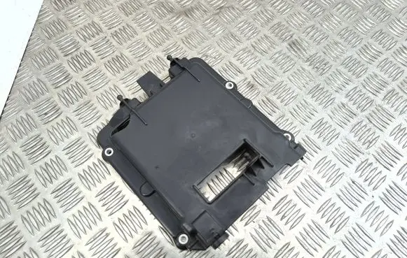 Mercedes-Benz E C207 W207 Other engine bay part A2761500276