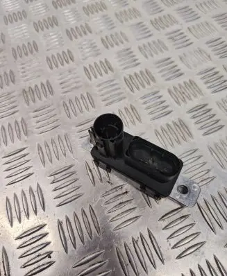 Volvo XC60 Glow plug pre-heat relay 32202461