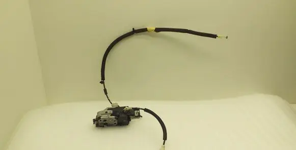 Peugeot RCZ Front door lock 184080 A03477