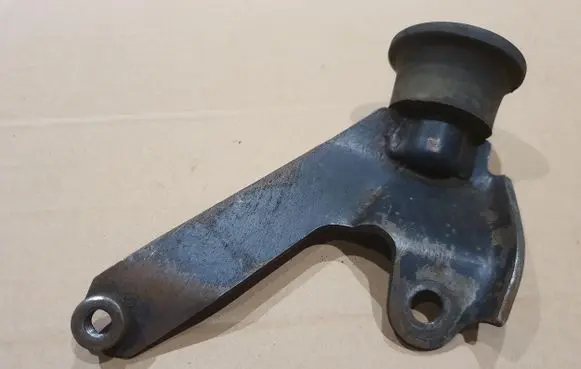 Volkswagen Golf I Engine mounting bracket 171199329F 171199339