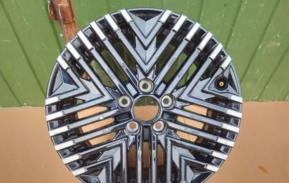 Nissan Leaf II (ZE1) R17 alloy rim 5X114