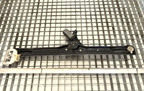 Iveco Daily 6th gen Front door window regulator with motor