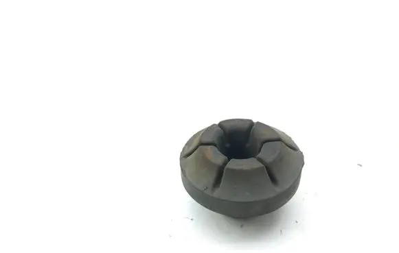Radiator mount bracket