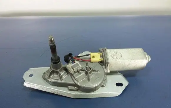 Mazda 2 Rear window wiper motor 34376581