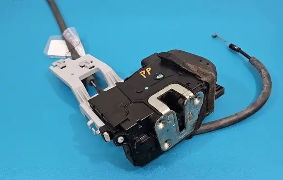 KIA Sportage Front door lock 813203U010 IMPRK1554277