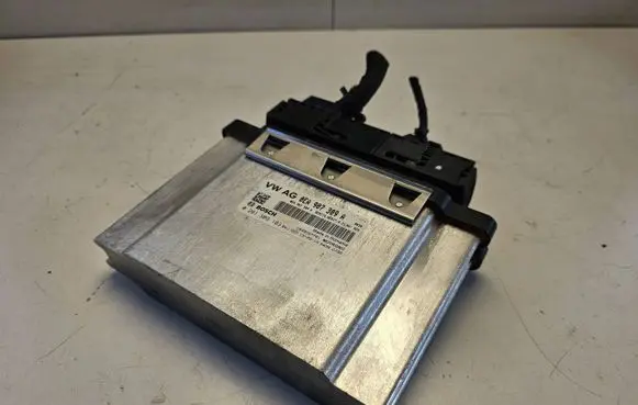 Volkswagen Golf VII Engine control unit/module 0EA907309A 0AA907309A 0261S09103