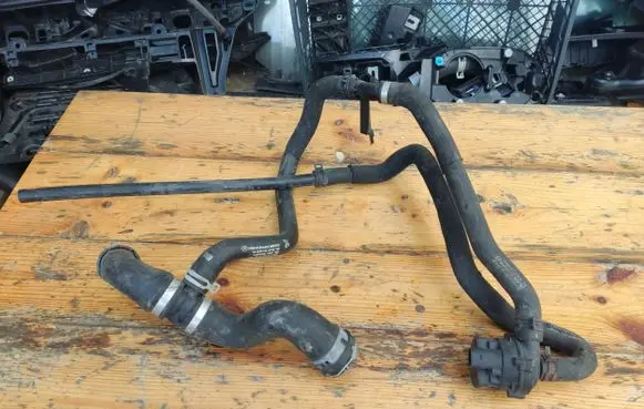 Mercedes-Benz E W238 Engine coolant pipe/hose A2538308801 YAP1466516 BL625416
