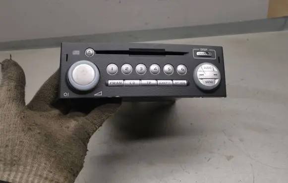 Mitsubishi Colt Radio/CD/DVD/GPS head unit MR587702HA DY2E56GYTH 49067161A