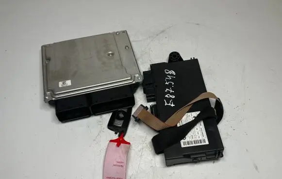 BMW 1 E81 E87 Engine ECU kit and lock set 13617807529 0281013537 61356943834