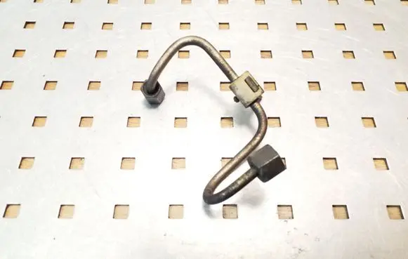 Fuel injector supply line/pipe