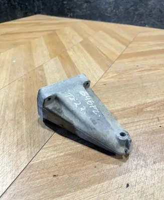 Mercedes-Benz C W204 Engine mounting bracket A6112230804