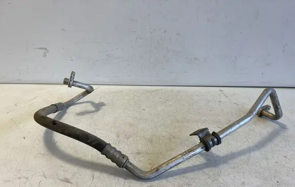 Opel Vivaro Air conditioning (A/C) pipe/hose 9838822980