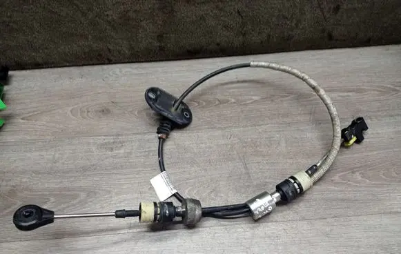 Volvo V70 Gear shift cable linkage 31259082