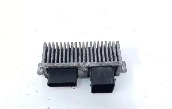 Nissan Juke I F15 Glow plug pre-heat relay 8200558438A