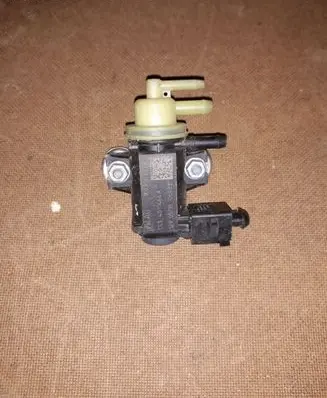 Volkswagen PASSAT B8 Turbo solenoid valve 1K0906627B