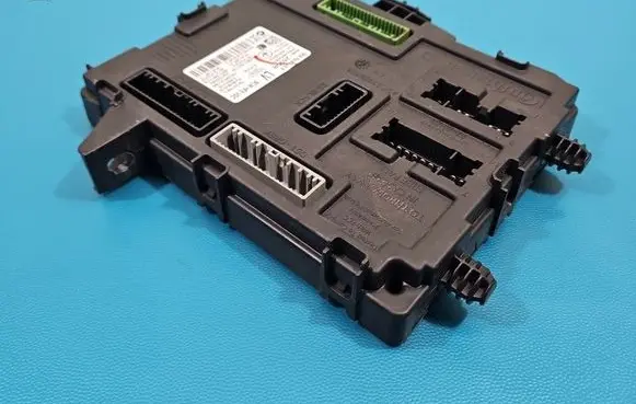 Renault Kadjar Central body control module 284B12690R IMPRK1526422