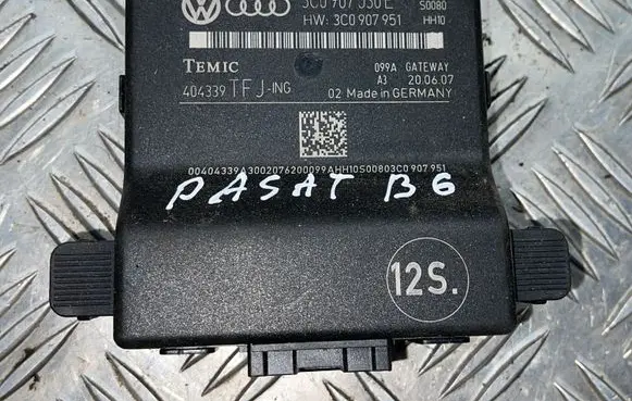 Volkswagen PASSAT B6 Gateway control module 3C0907503E