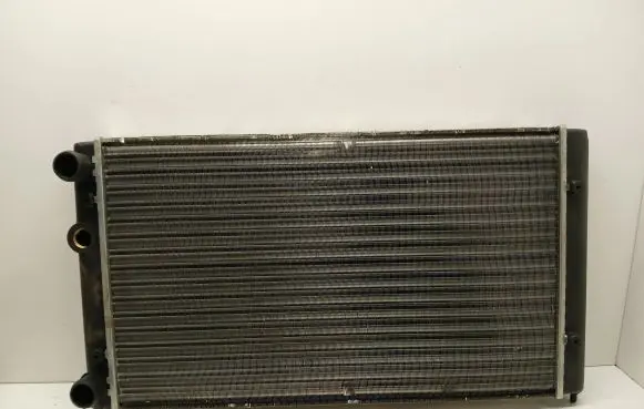Volkswagen Golf III Coolant radiator