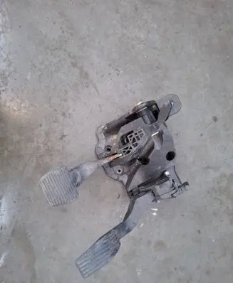 Fiat 500X Brake pedal 