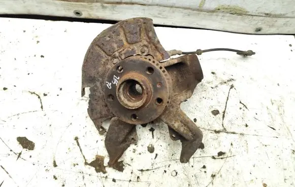 Skoda Octavia Mk1 (1U) Front wheel hub