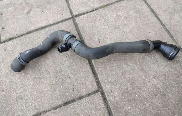 Audi A4 S4 B9 Engine coolant pipe/hose 8W0121140 8W0122293H