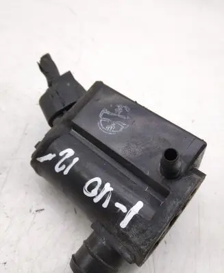 Hyundai i40 Windscreen/windshield washer pump 985102J000