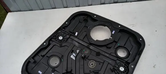 Hyundai Tucson TL Rear window lifting mechanism without motor 9215000100