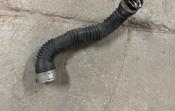 Mercedes-Benz GLA W156 Intercooler hose/pipe A2465200101