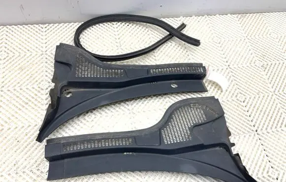 Skoda Superb B6 (3T) Wiper trim 3T0819416A