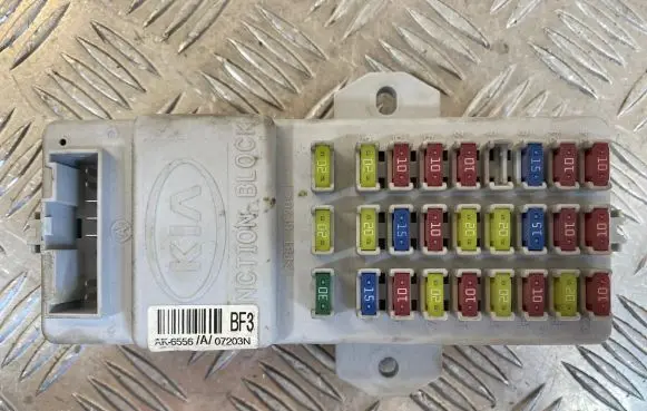 KIA Sorento Fuse module 911713E920