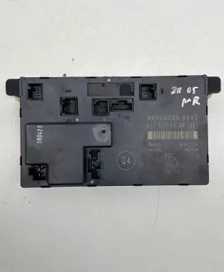 Mercedes-Benz E W211 Door control unit/module 2118701226 00401702
