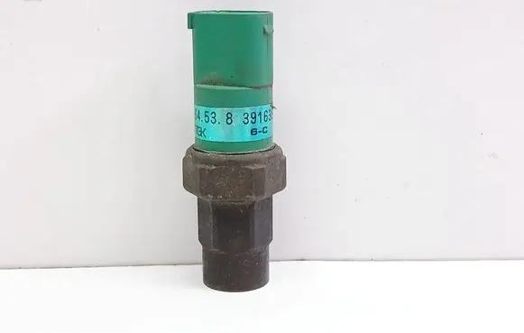 BMW 5 E39 Air conditioning (A/C) pressure sensor 8391639