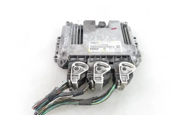 Ford Focus Engine control unit/module 0281011701 4M5112A650YE
