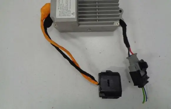 Peugeot 308 Voltage converter inverter 9806619180