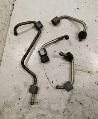 Peugeot 3008 I Fuel injector supply line/pipe 