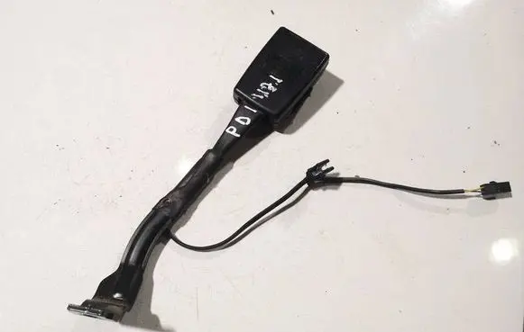 Volkswagen PASSAT B6 Front seatbelt buckle 1K3857756