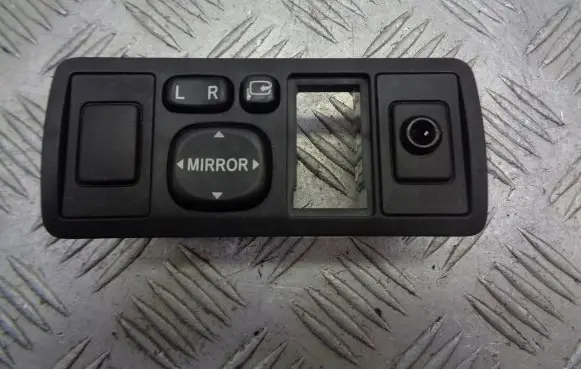 Toyota Avensis T250 Wing mirror switch 183575