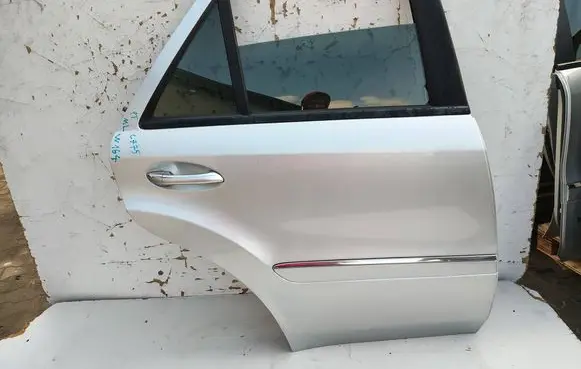 Mercedes-Benz ML W164 Rear door 