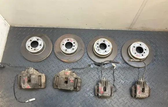 BMW 5 E60 E61 Brake discs and calipers set 
