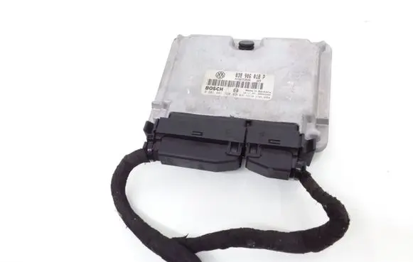 Volkswagen PASSAT B5 Engine control unit/module 038906018P 0281001720