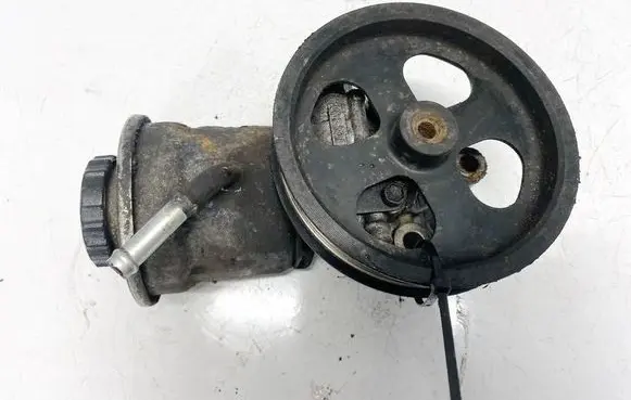 Toyota Corolla Verso AR10 Power steering pump