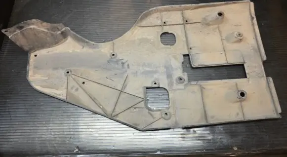 Lexus IS 220D-250-350 Engine splash shield/under tray 5839953020