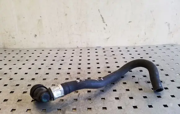Volvo XC90 Engine coolant pipe/hose