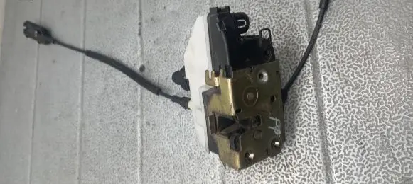 Renault Laguna II Front door lock